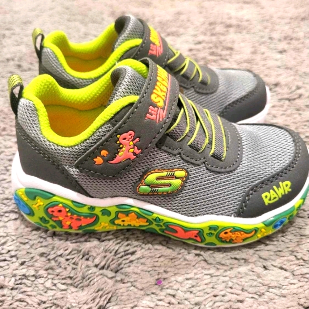Dino Skechers
